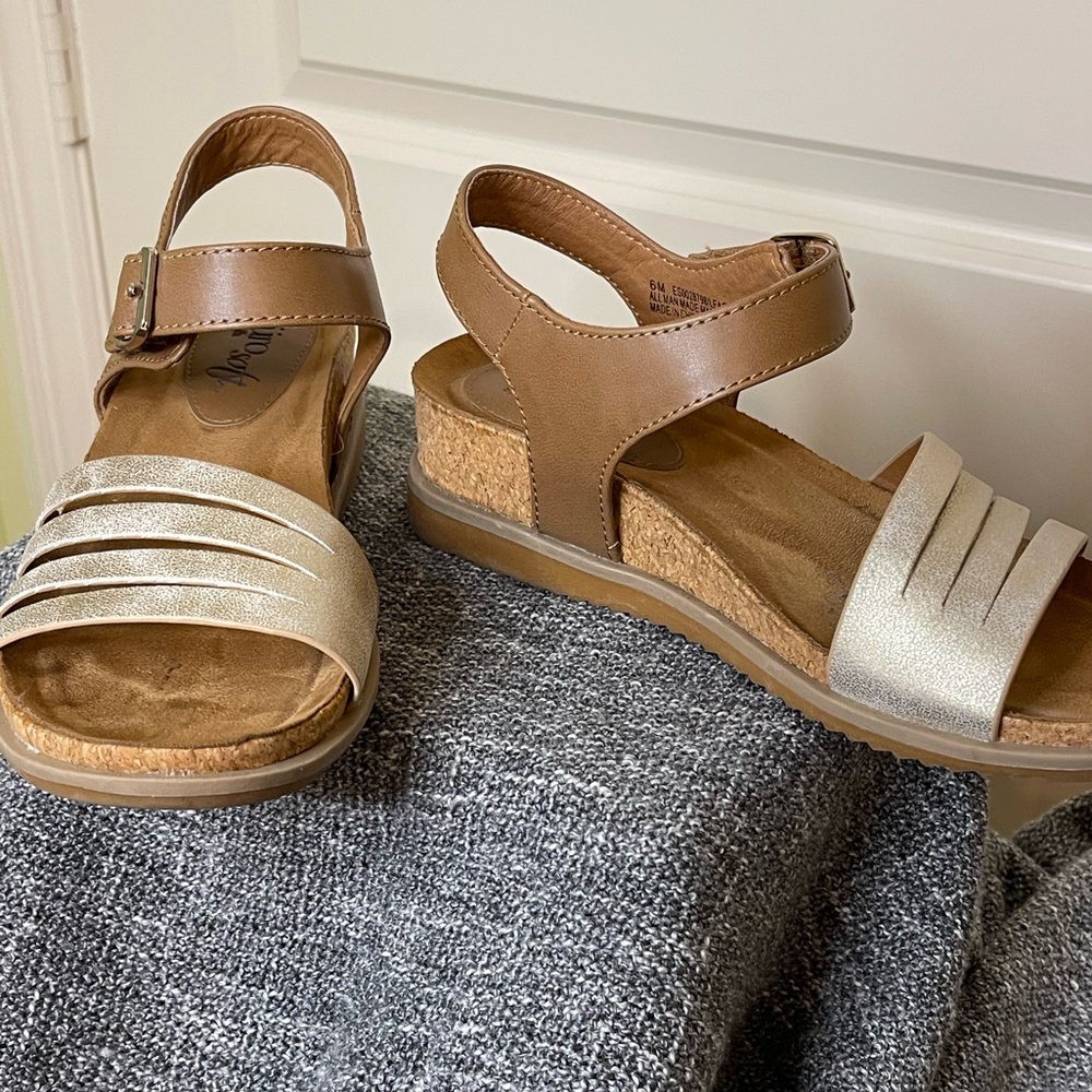 Sofft Eurosoft Sandals
Size 6
